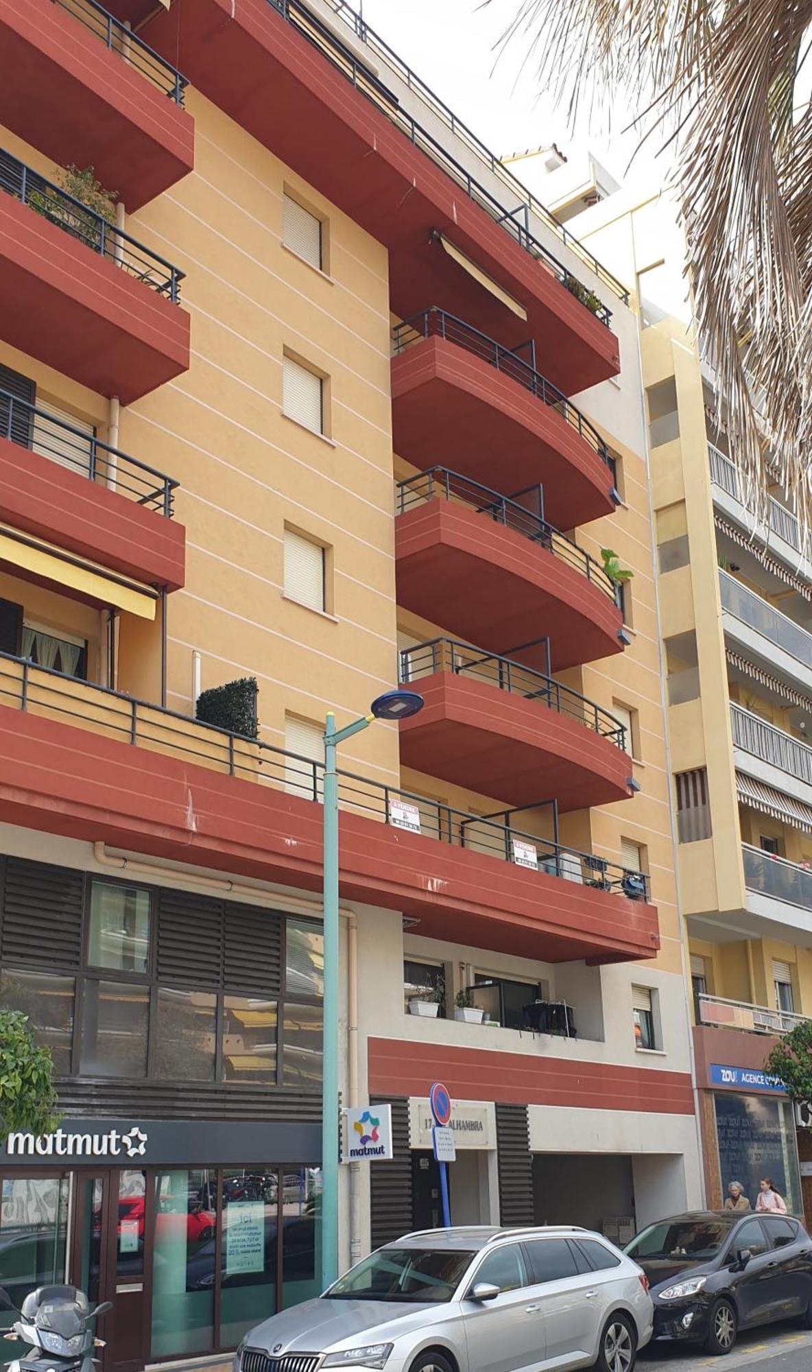 Appartement Cosy Au Centre Ville De Menton Bagian luar foto